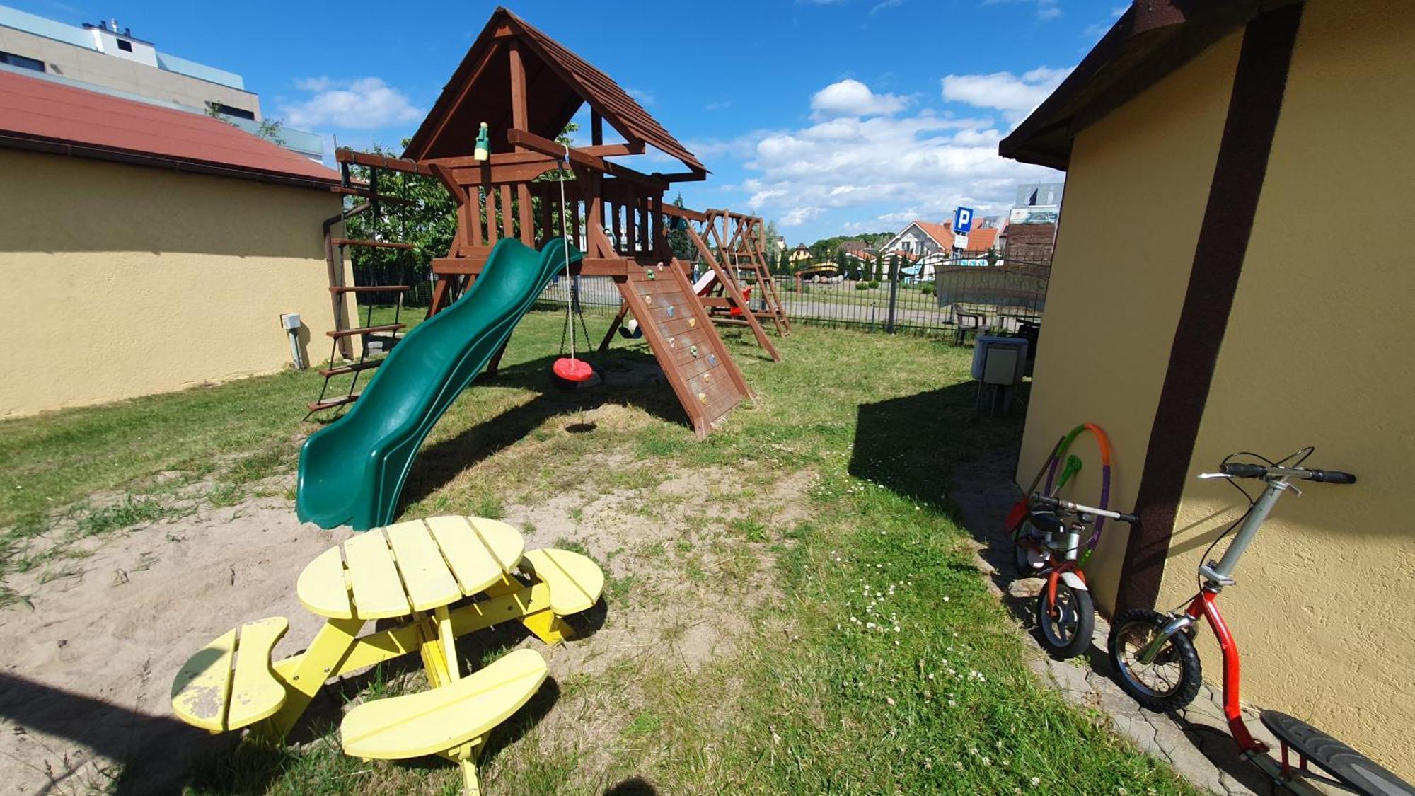 Camping Klif-Nowe Klimatyzowane Domki, 400M Od Centrum Rewala, 30M Od Morza Тшенсач Екстер'єр фото