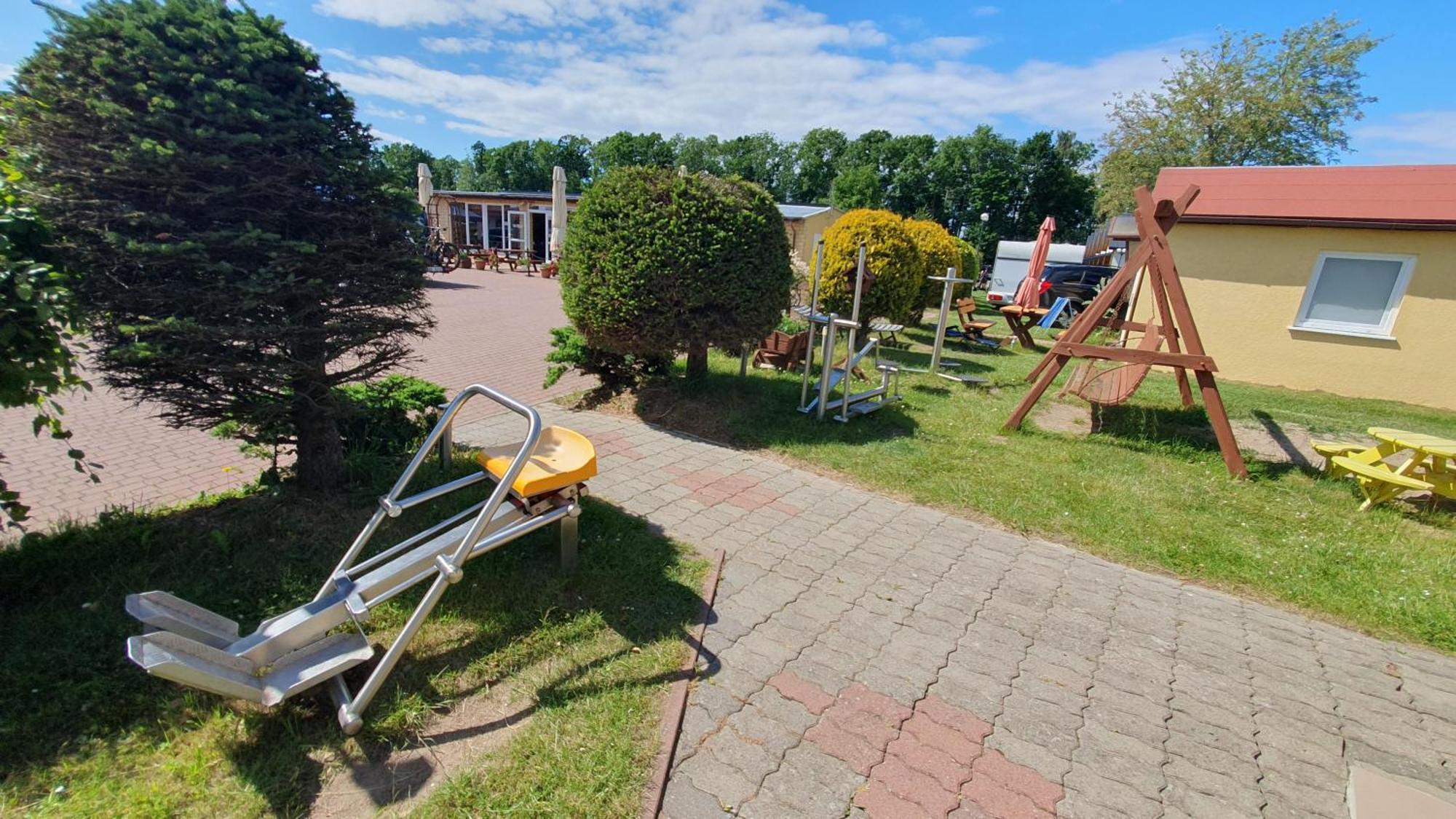 Camping Klif-Nowe Klimatyzowane Domki, 400M Od Centrum Rewala, 30M Od Morza Тшенсач Екстер'єр фото